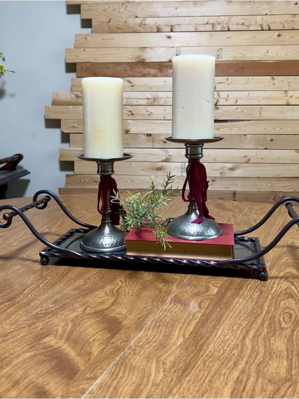 SOUTHERN LIVING AT HOME Wrounght Dark Iron Twist Handle Glass Insert Metal Tray